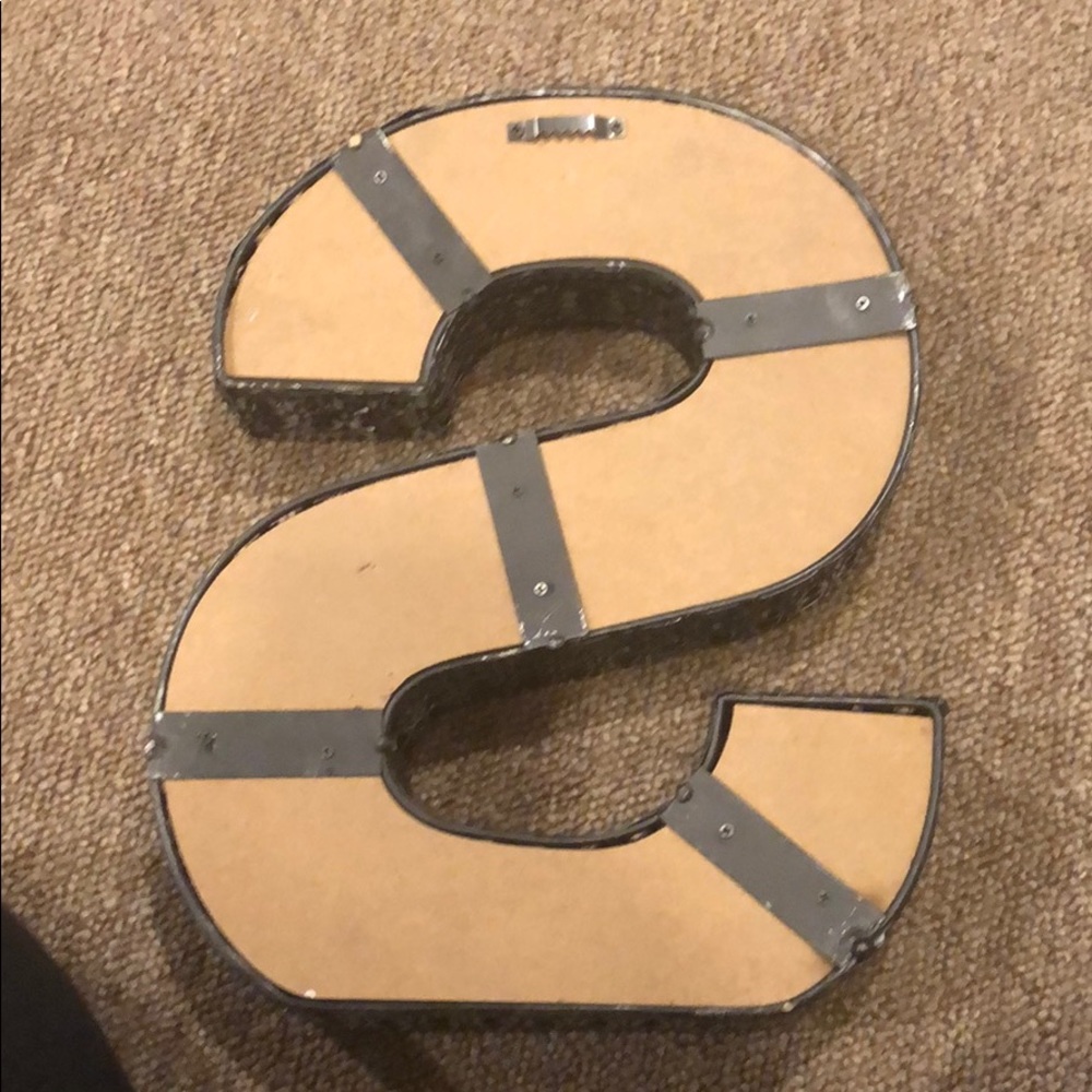 S - Picture 3 of 4